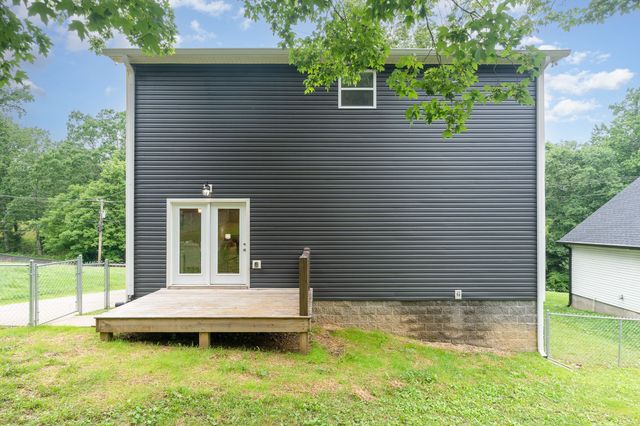 1120 Taylor Town Rd, White Bluff, TN 37187