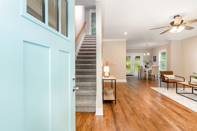 1120 Taylor Town Rd, White Bluff, TN 37187