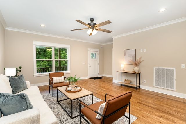 1120 Taylor Town Rd, White Bluff, TN 37187