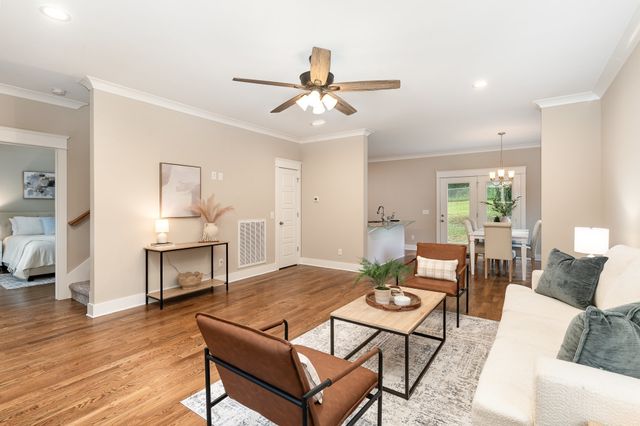 1120 Taylor Town Rd, White Bluff, TN 37187