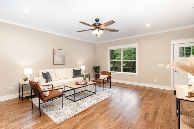 1120 Taylor Town Rd, White Bluff, TN 37187