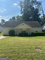 9127 Clubhouse Drive, Riverdale, GA 30274
