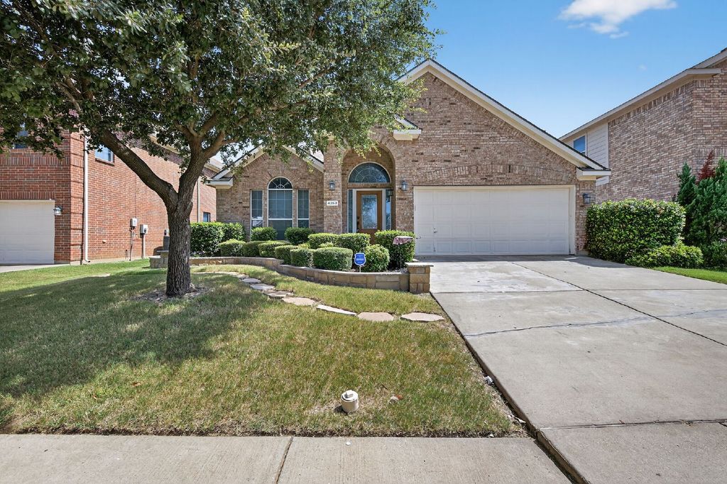 4353 Mountain Crest Drive, Fort Worth, TX 76123
