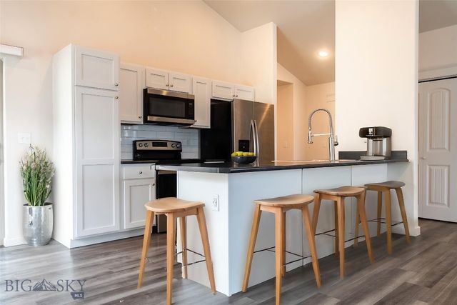 1718 Shelby Avenue, Belgrade, MT 59714