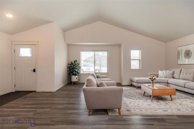 1718 Shelby Avenue, Belgrade, MT 59714