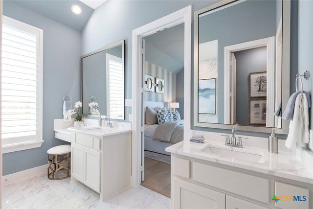 827 Jackson River Loop, Kyle, TX 78640