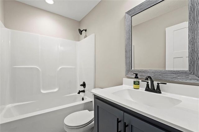 1800 NW Mya Court, Grain Valley, MO 64029