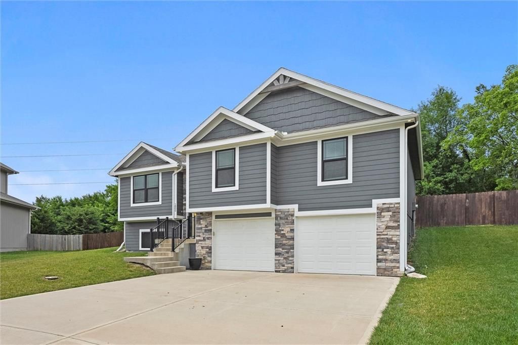 1800 NW Mya Court, Grain Valley, MO 64029