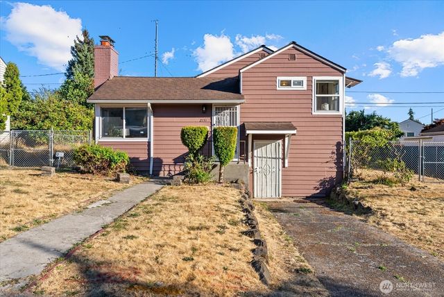2131 S Bennett Street, Seattle, WA 98108