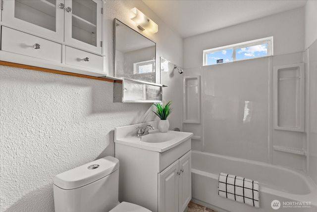 2131 S Bennett Street, Seattle, WA 98108