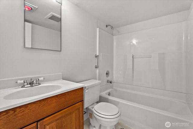 2131 S Bennett Street, Seattle, WA 98108