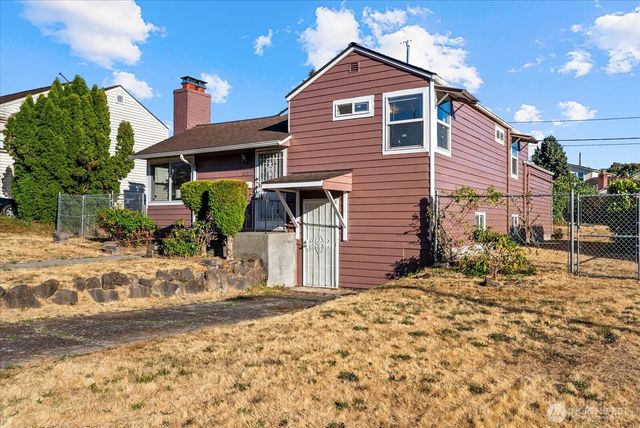 2131 S Bennett Street, Seattle, WA 98108