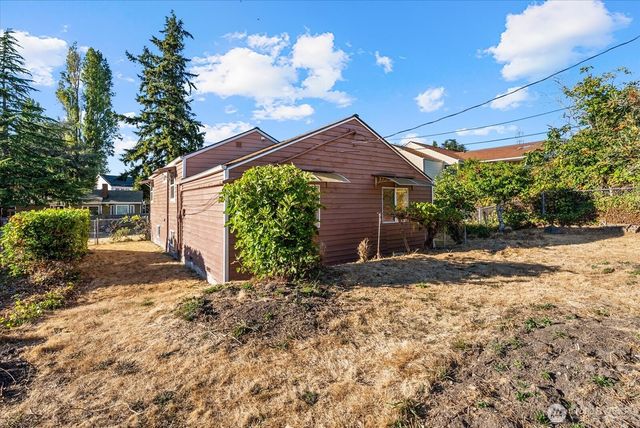 2131 S Bennett Street, Seattle, WA 98108