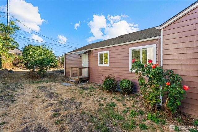 2131 S Bennett Street, Seattle, WA 98108