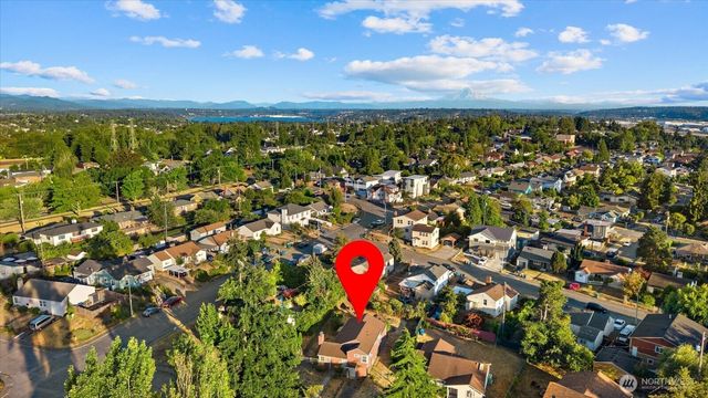 2131 S Bennett Street, Seattle, WA 98108
