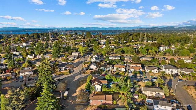 2131 S Bennett Street, Seattle, WA 98108