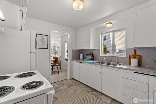 2131 S Bennett Street, Seattle, WA 98108