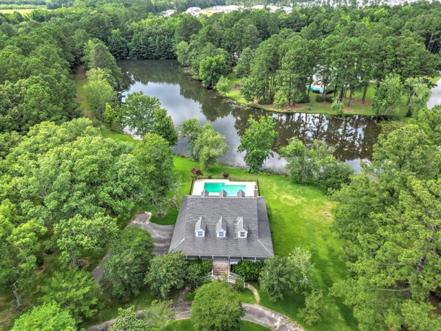 137 Old Winter Road, Summerville, SC 29486