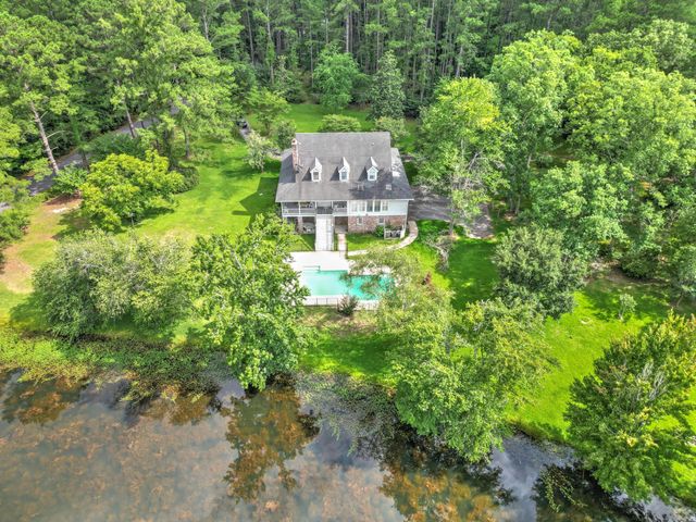 137 Old Winter Road, Summerville, SC 29486