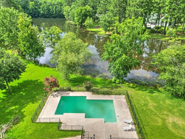 137 Old Winter Road, Summerville, SC 29486