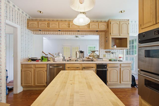 137 Old Winter Road, Summerville, SC 29486