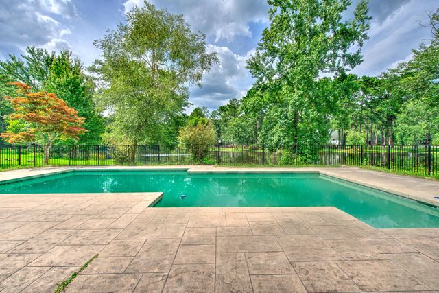 137 Old Winter Road, Summerville, SC 29486