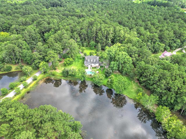 137 Old Winter Road, Summerville, SC 29486