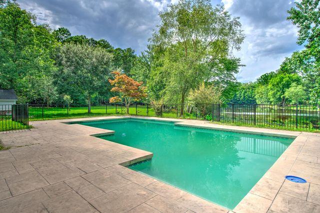 137 Old Winter Road, Summerville, SC 29486