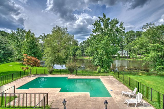 137 Old Winter Road, Summerville, SC 29486
