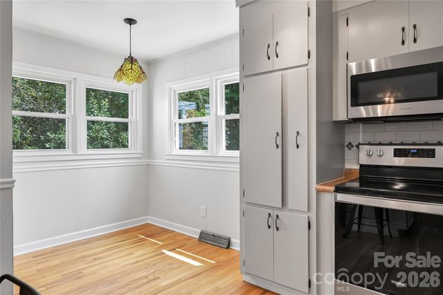 1110 Queentown Road, Canton, NC 28716