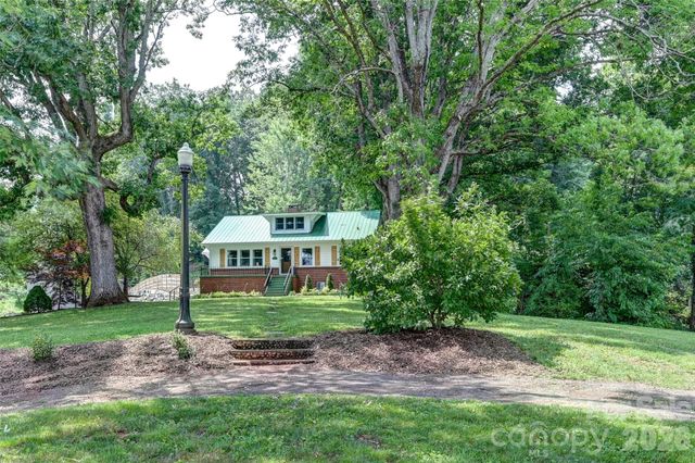 1110 Queentown Road, Canton, NC 28716
