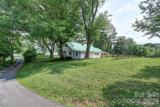 1110 Queentown Road, Canton, NC 28716