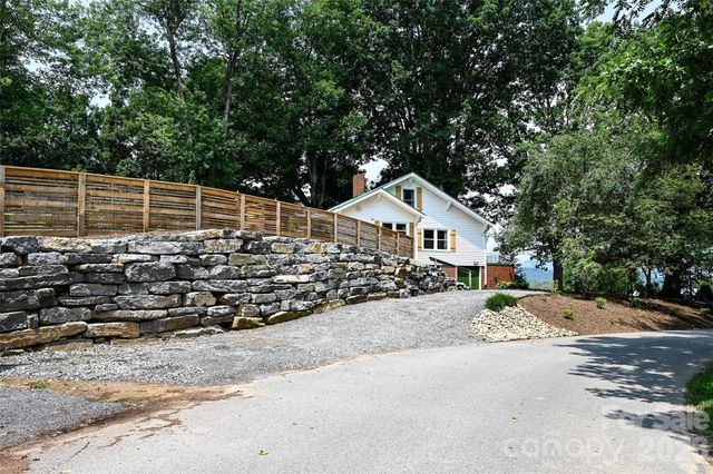 1110 Queentown Road, Canton, NC 28716