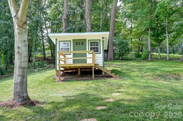 1110 Queentown Road, Canton, NC 28716
