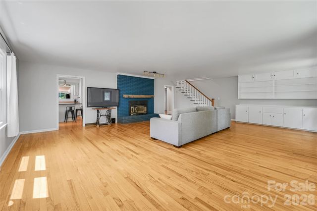 1110 Queentown Road, Canton, NC 28716