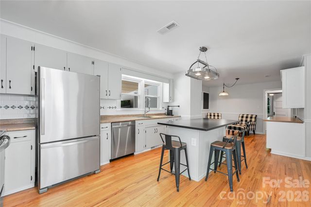 1110 Queentown Road, Canton, NC 28716