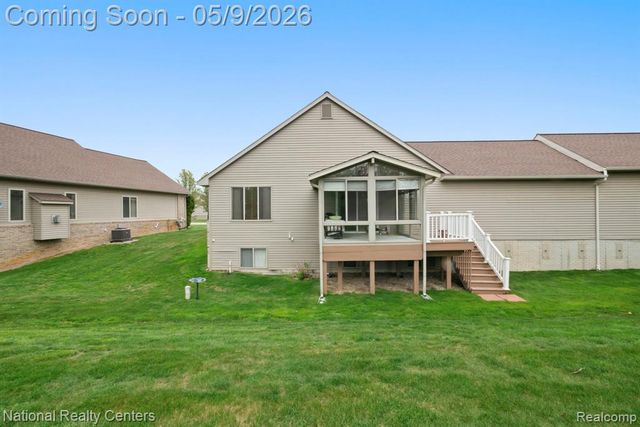 7221 Hawthorne Circle, Goodrich, MI 48438