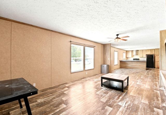 406 Baker Circle, Ames, TX 77575