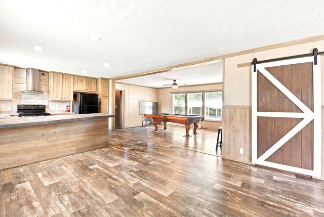 406 Baker Circle, Ames, TX 77575