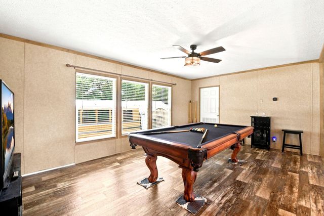 406 Baker Circle, Ames, TX 77575