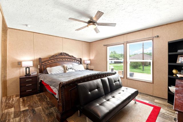 406 Baker Circle, Ames, TX 77575