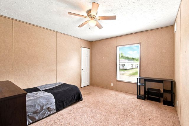 406 Baker Circle, Ames, TX 77575
