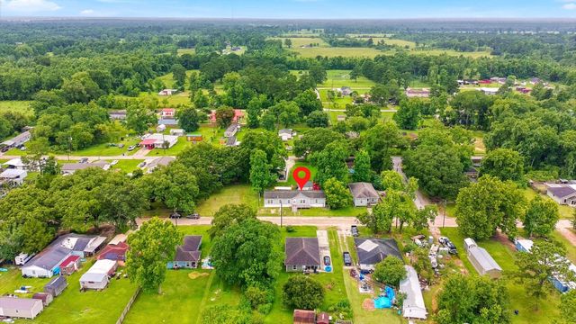 406 Baker Circle, Ames, TX 77575