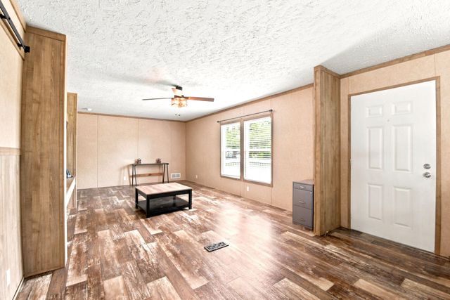 406 Baker Circle, Ames, TX 77575