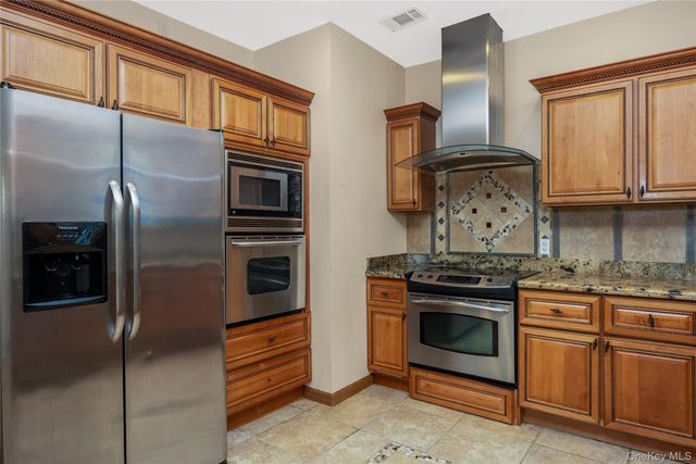 216 Woodbury Road, Woodbury, NY 11797