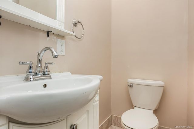 216 Woodbury Road, Woodbury, NY 11797
