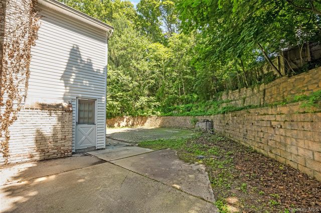 216 Woodbury Road, Woodbury, NY 11797