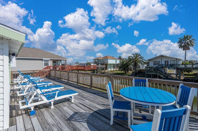16531 Nassau Way, Jamaica Beach, TX 77554