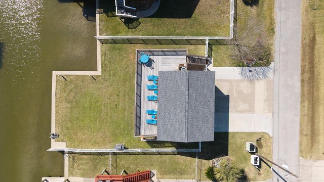 16531 Nassau Way, Jamaica Beach, TX 77554