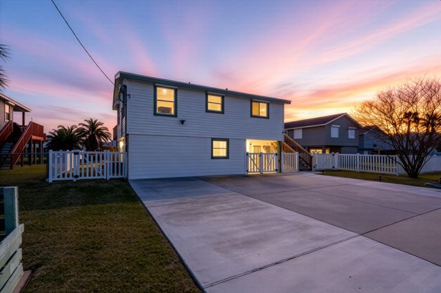 16531 Nassau Way, Jamaica Beach, TX 77554